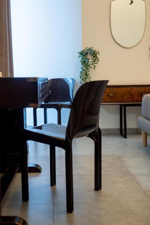Mr Square Apartment Catania Bagian luar foto