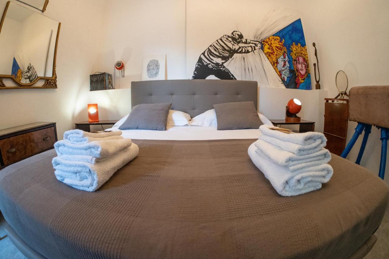 Mr Square Apartment Catania Bagian luar foto