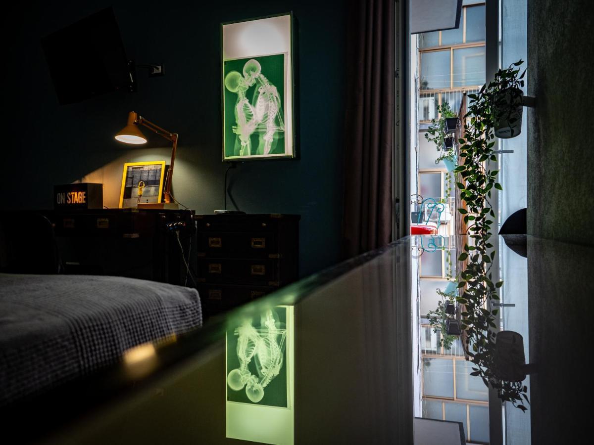 Mr Square Apartment Catania Bagian luar foto